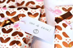 Afbeelding Echte Post Is Cool #3 gegeven ingepakte cadeautjes