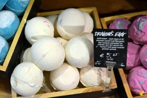 Afbeelding Lush Dragon's Egg bath bomb